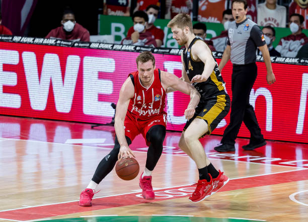 奥卡福尔的 奥卡福尔的