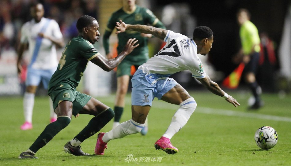 攻防配合以 攻防配合以