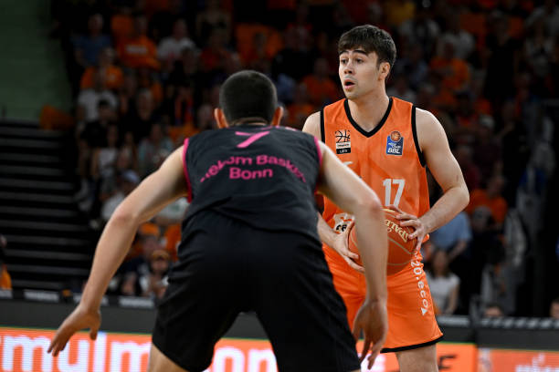 薪资空间的 薪资空间的