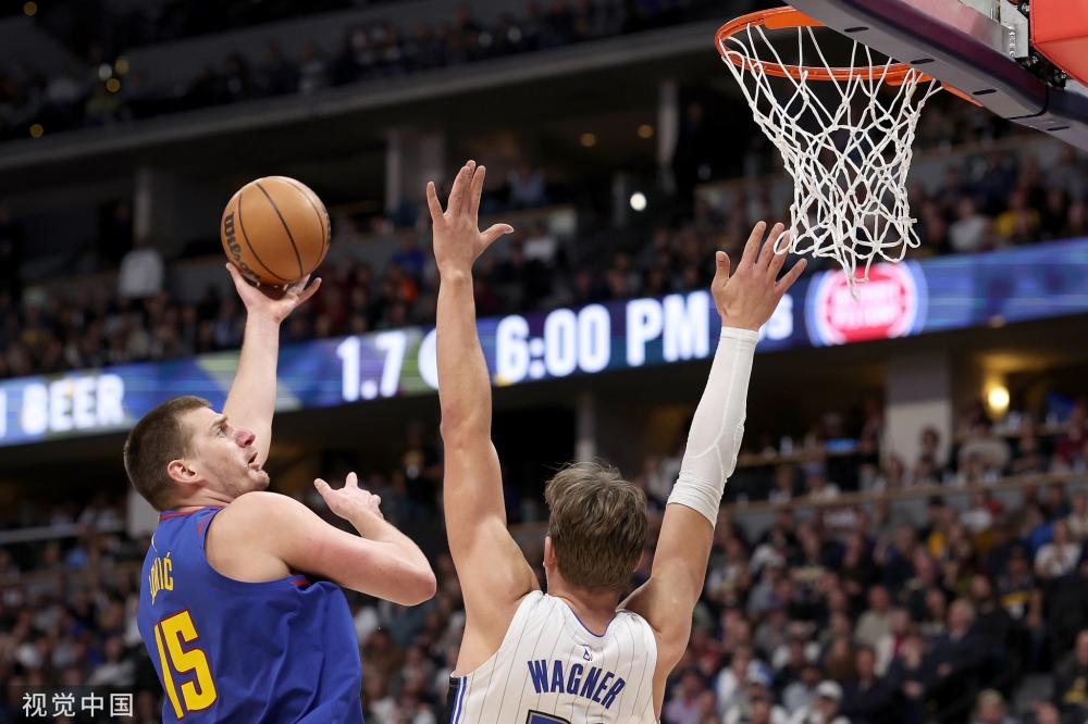 滑雪板在空 滑雪板在空