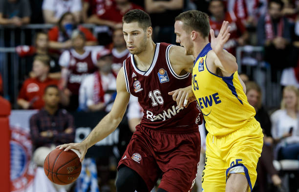 撞了个满怀 撞了个满怀